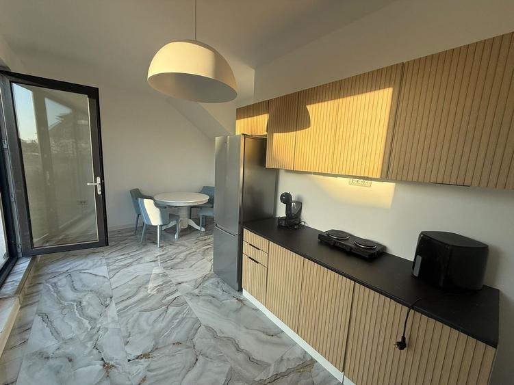 Casă individuală cu 3 camere cu Teren 240 Mp în Costi