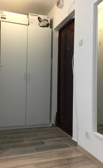 Garsonieră decomandată în Brâncoveanu