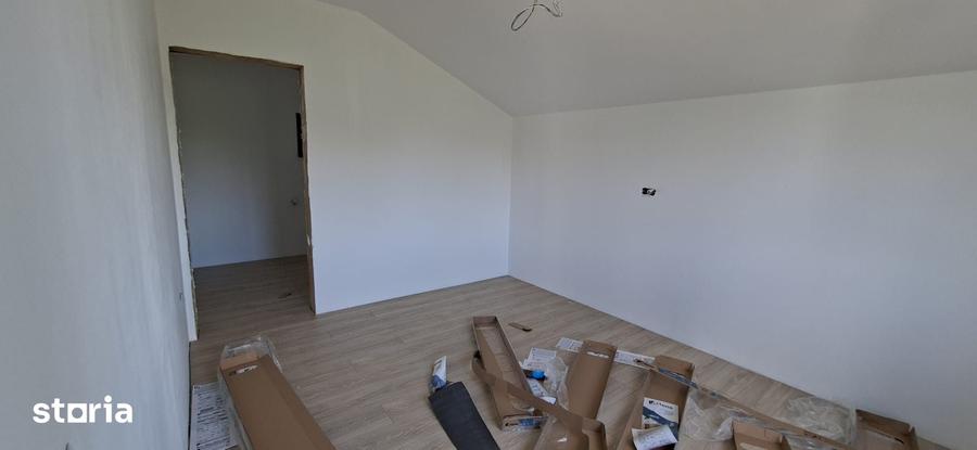 Casă cu 4 camere cu Teren 300 Mp în Holboca