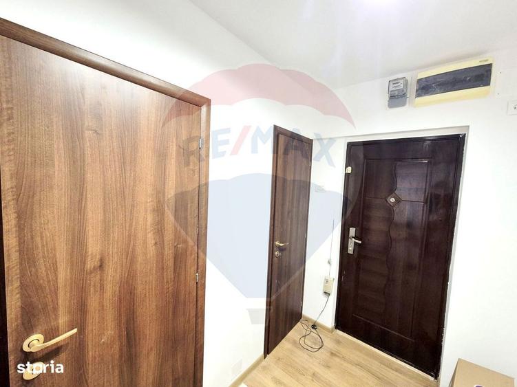 Apartament cu 3 camere decomandat în Drumul Taberei