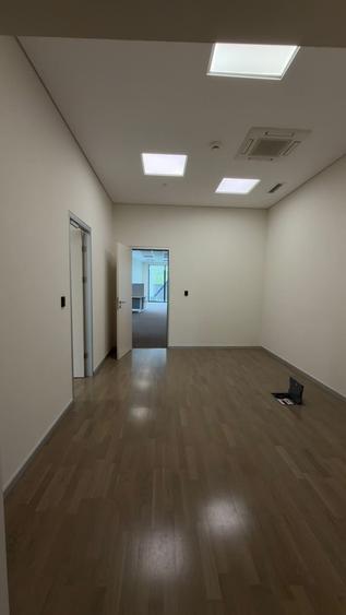 Birou, de 228 mp, în Universitate