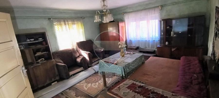 Casă individuală cu 3 camere cu Teren 570 Mp în Central