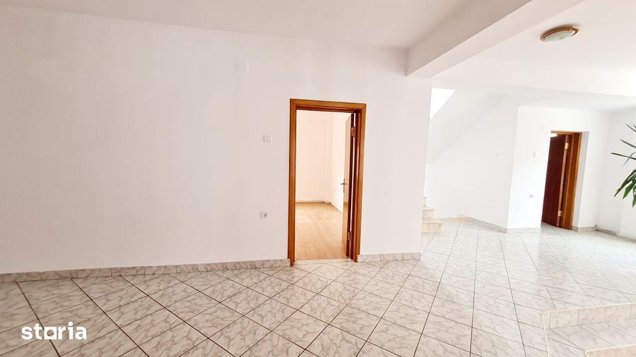 Casă cu 6 camere cu Teren 80 Mp în Crângași
