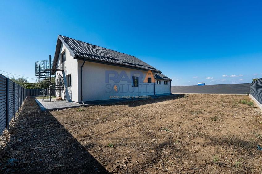 Casă cu 4 camere cu Canalizare în Horia