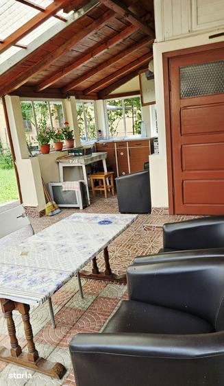 Casă cu 4 camere cu Teren 400 Mp în Central