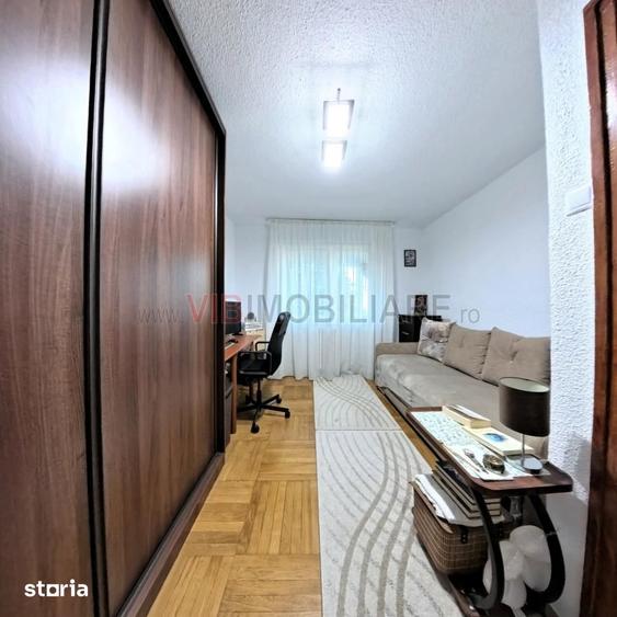 Apartament cu 3 camere semidecomandat în Giulești