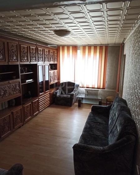 Apartament cu 4 camere decomandat, mobilat în Lujerului
