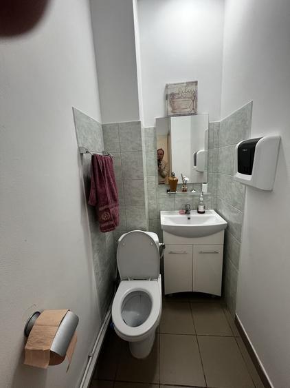 Spațiu comercial, de 76 mp, în Central