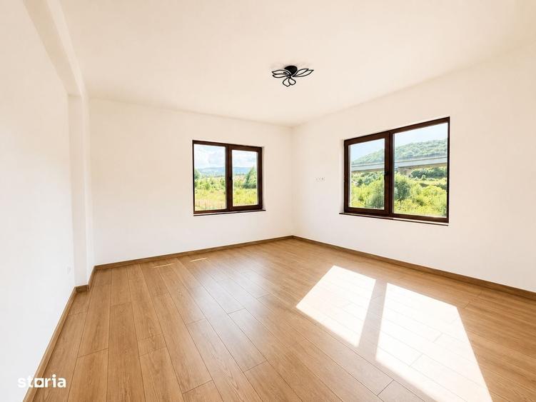 Casă cu 4 camere în Luna