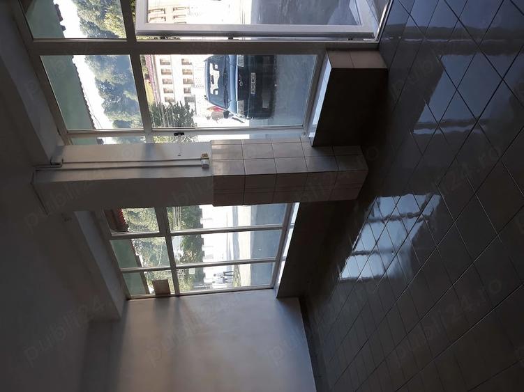 Spațiu comercial, de 120 mp, în Central