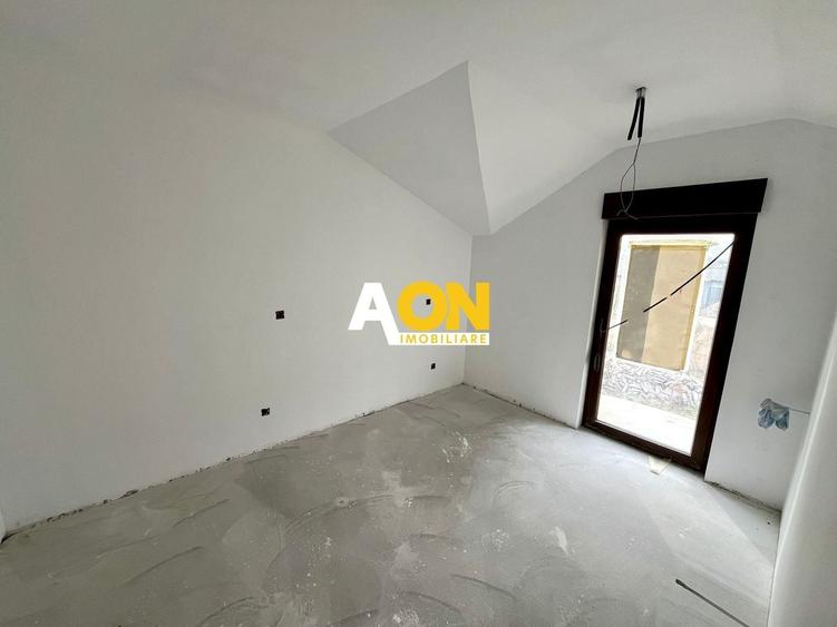 Duplex cu 4 camere cu Canalizare în Partoș