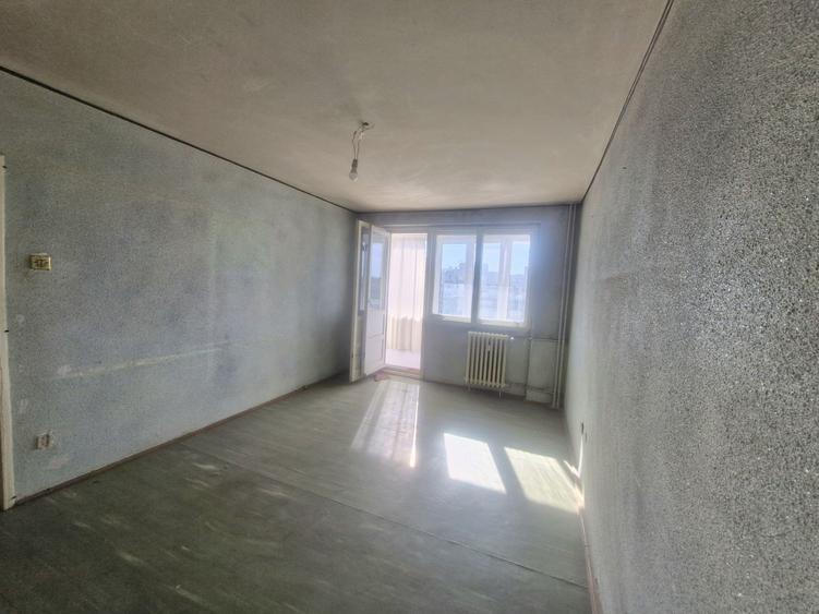 Apartament cu 3 camere decomandat în Drumul Taberei