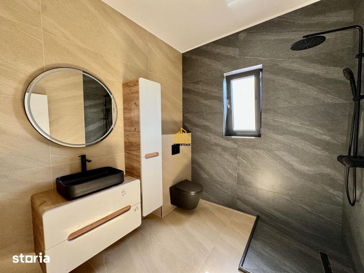 Casă cu 4 camere cu Teren 425 Mp în Domnești