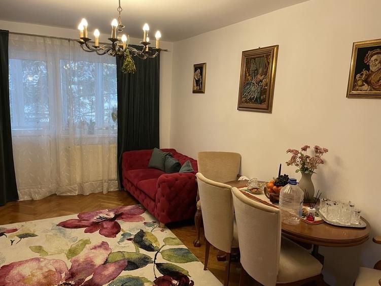 Apartament cu 3 camere semidecomandat în Ultracentral