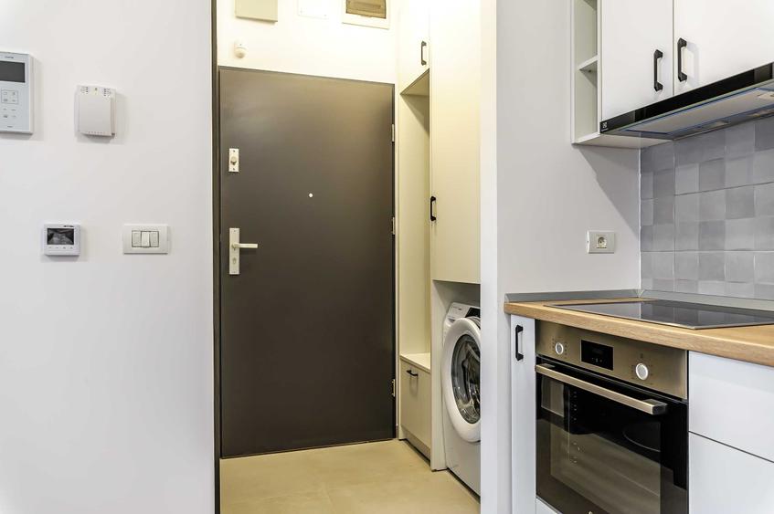 Apartament cu 2 camere semidecomandat în Est