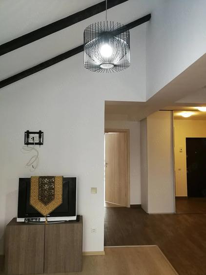 Apartament cu 3 camere semidecomandat în Primăverii
