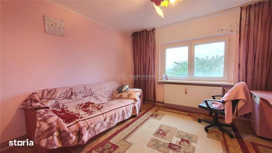 Apartament cu 3 camere decomandat în Obcini