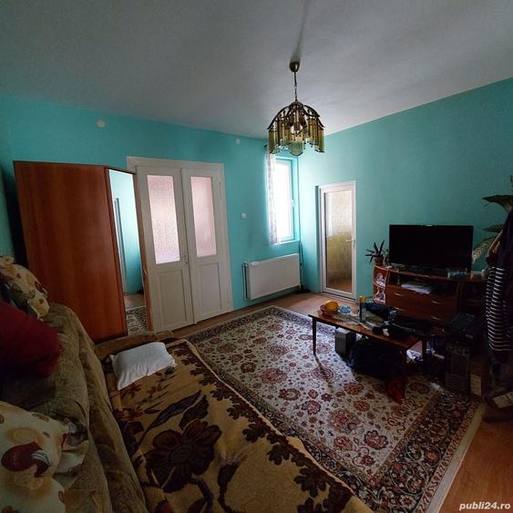 Casă cu 6 camere cu Teren 300 Mp în Muncitoresc