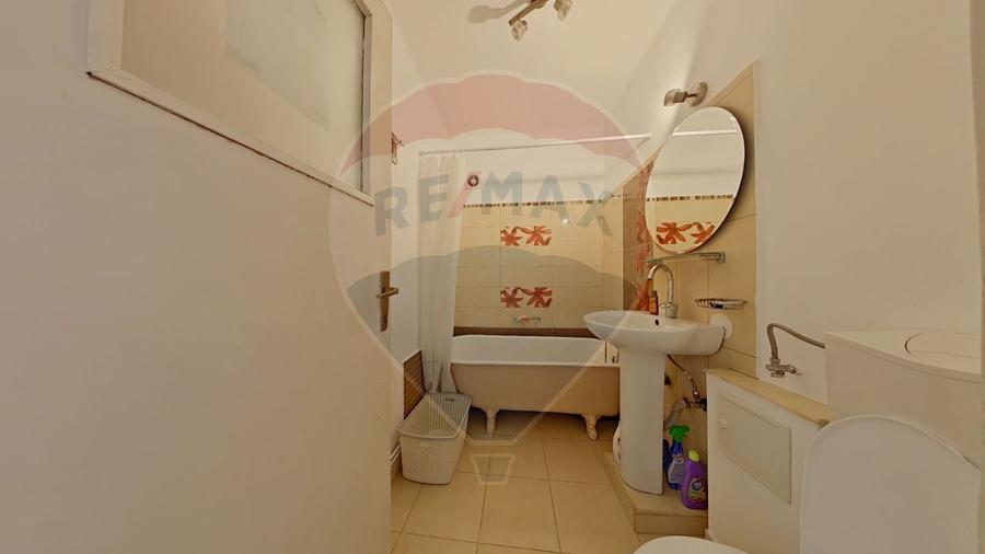 2 camere, Horea, Facultatea de Litere - 5