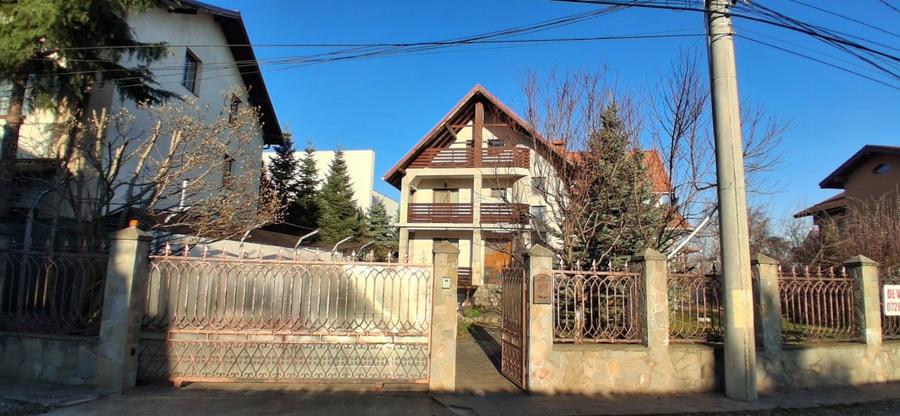 Casă individuală cu 5 camere cu Canalizare în Albert