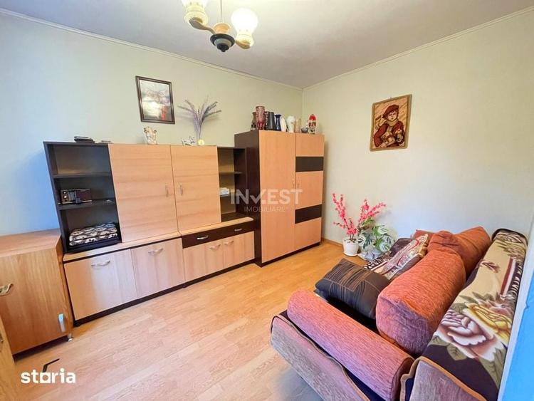 Apartament cu 3 camere în Podu Roș