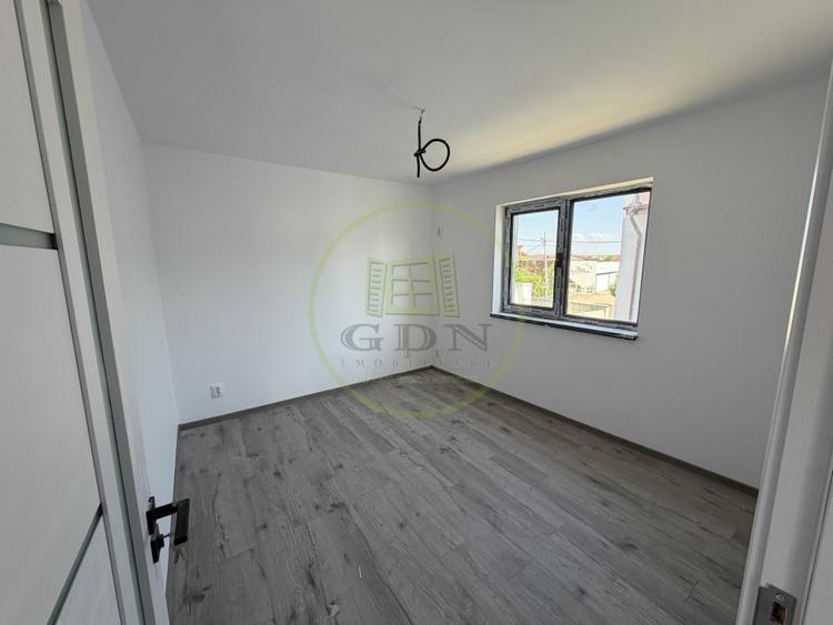 Casă individuală cu 4 camere cu Teren 350 Mp în Șimnicu de Sus