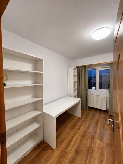 Apartament cu 3 camere decomandat în Lipovei