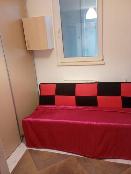 Apartament cu 2 camere nedecomandat în Rahova