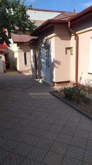 Casă individuală cu 5 camere cu Canalizare în Lacul Morii