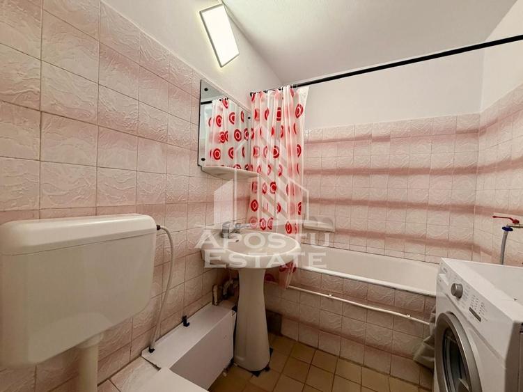 Apartament cu 3 camere decomandat, mobilat în Soarelui