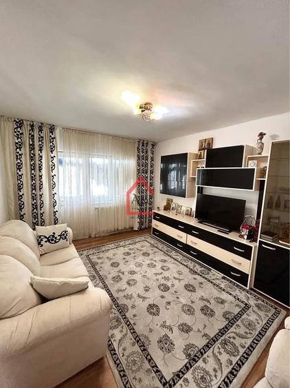 Apartament cu 4 camere decomandat în Colonești