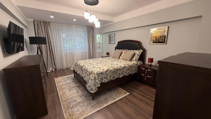 Apartament cu 3 camere decomandat, mobilat în Unirii