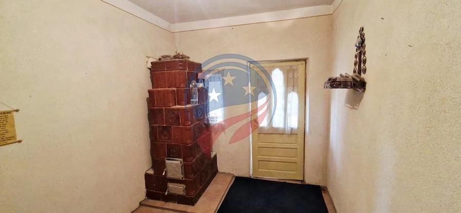 Casă cu 3 camere cu Teren 7952 Mp în Brădești