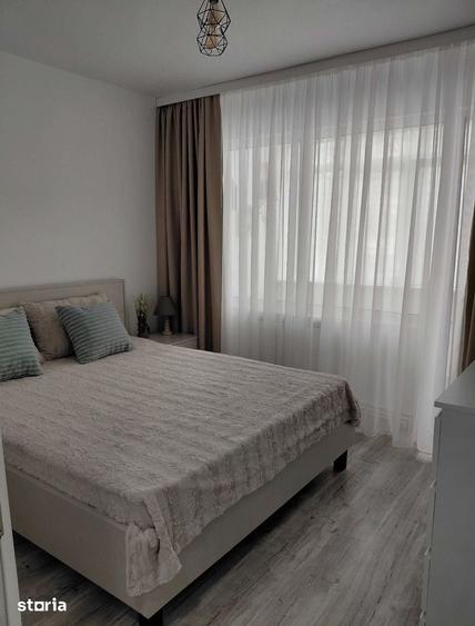 Apartament cu 3 camere de vanzare in zona Micro 16 - 2