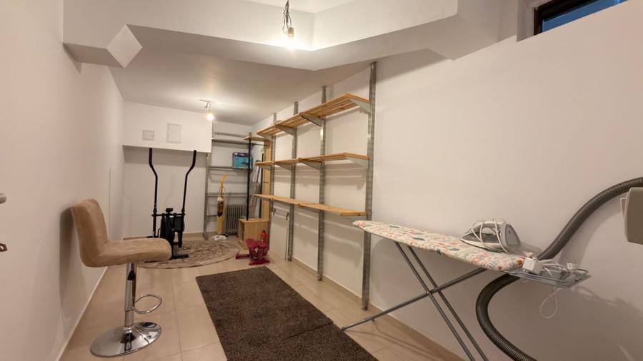 Casă individuală cu 4 camere cu Canalizare în Central