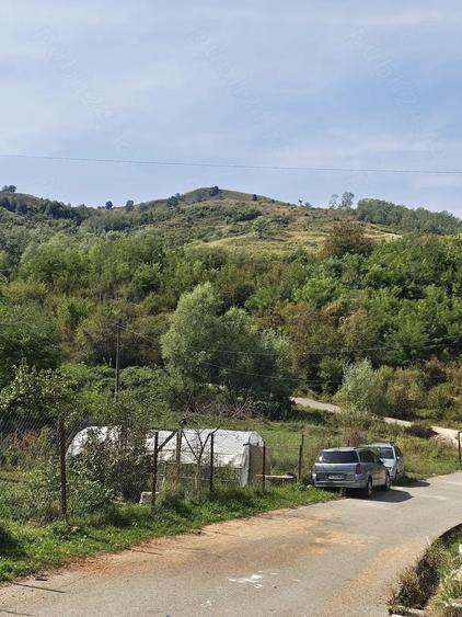 Teren de 2200 mp, în Gornet