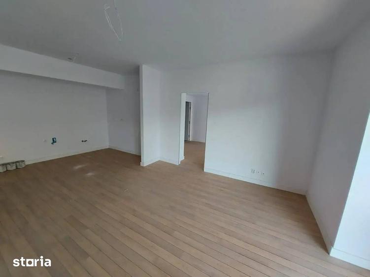 Apartament cu 3 camere semidecomandat în 13 Septembrie