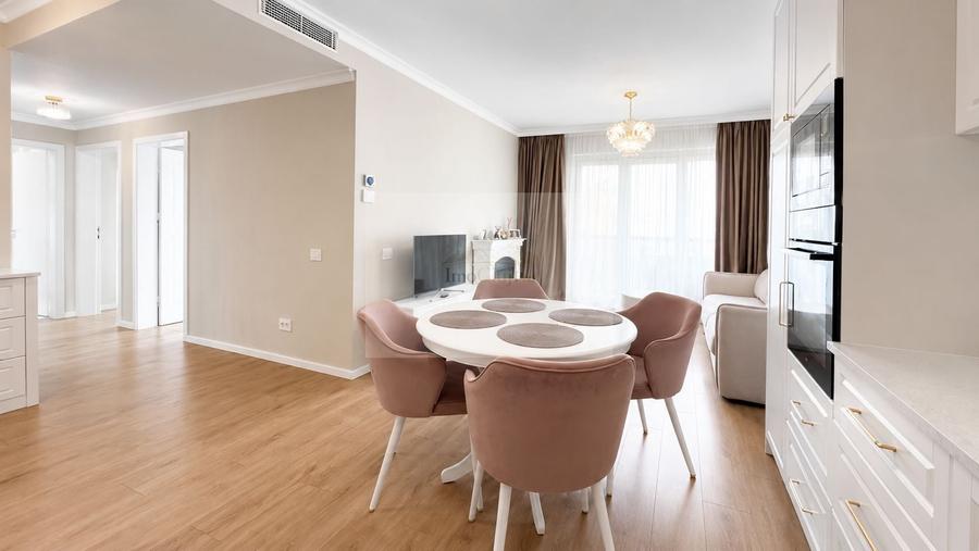 Apartament cu 3 camere semidecomandat, mobilat în Semicentral