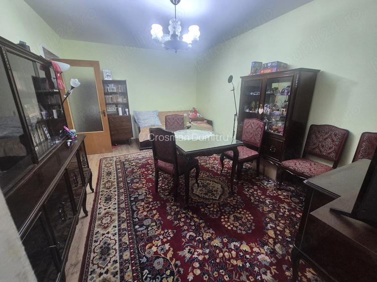 Vand apartament 3 camere decomandat