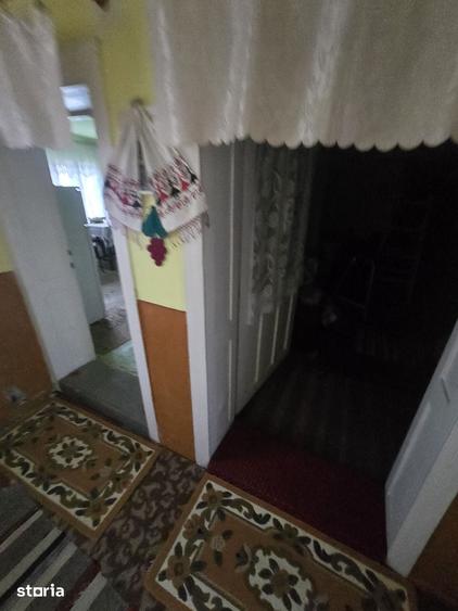 Casă cu 2 camere cu Teren 4100 Mp în Petrești