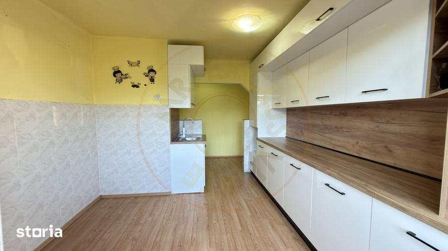 Apartament cu 2 camere decomandat, mobilat în Central