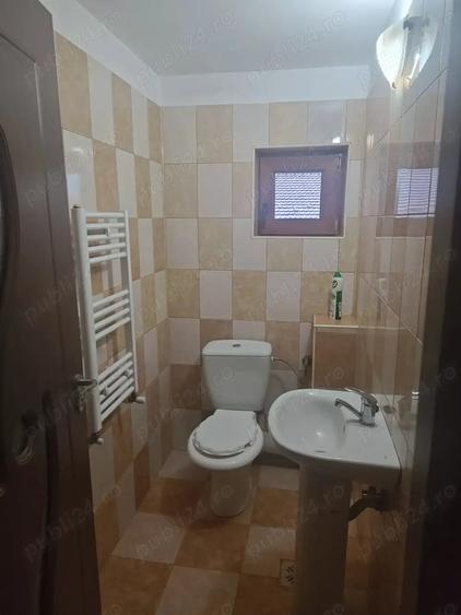 Casă cu 5 camere în Jiblea Veche