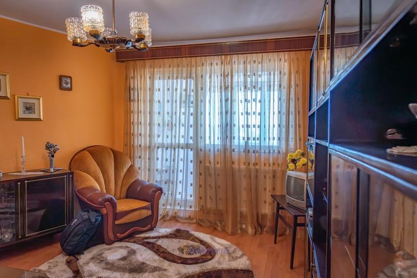 Apartament cu 2 camere decomandat, mobilat în Moinești