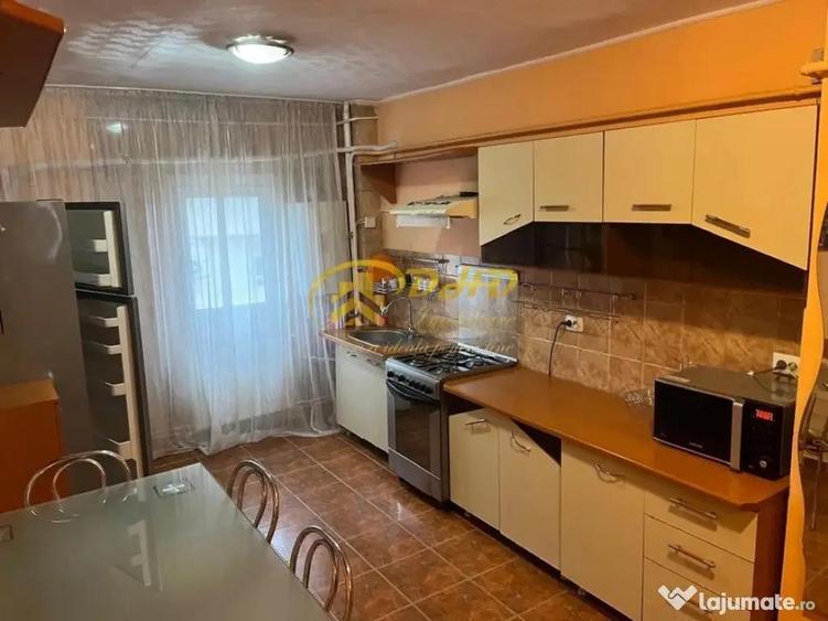 Apartament cu 2 camere decomandat în Piața Unirii