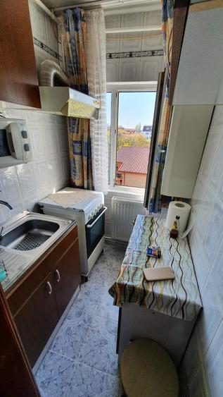 Garsonieră decomandată în Gorjului
