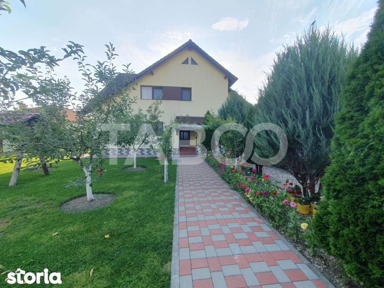 Casă cu 4 camere cu Piscina în Central