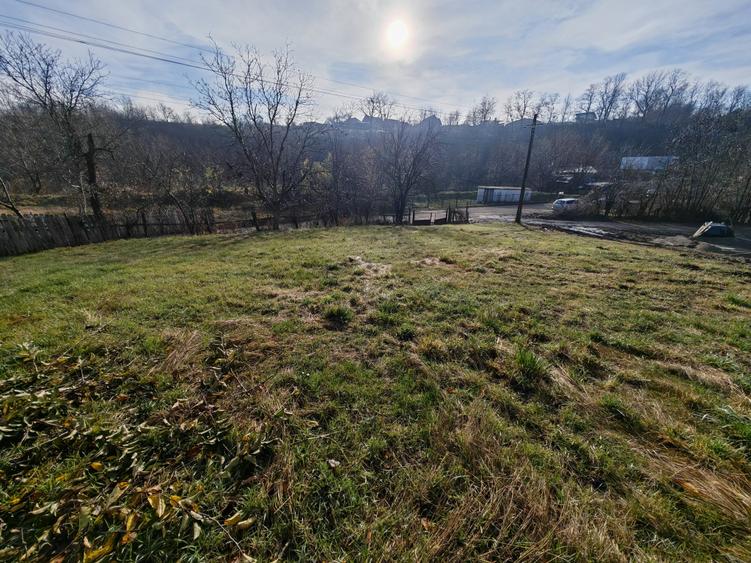 Teren Construcții intravilan de 843 mp, în Măgura