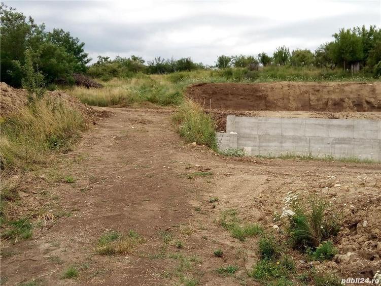 Teren de 3000 mp, în Central