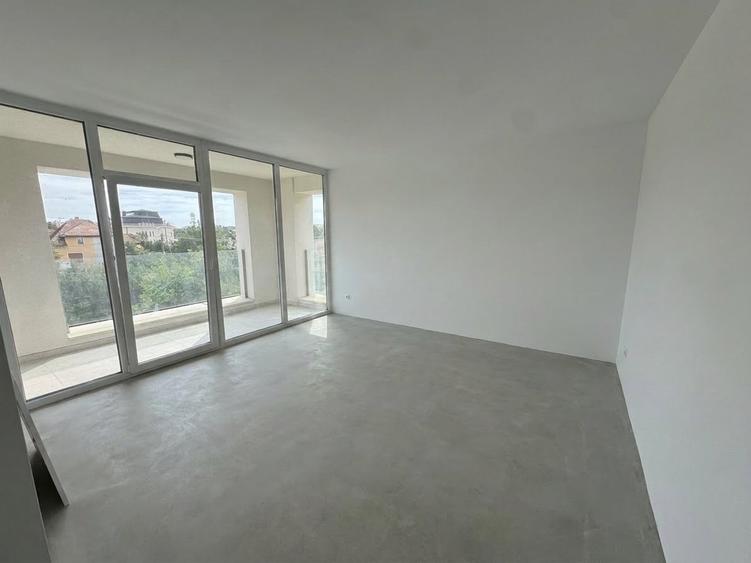 Apartament cu 2 camere decomandat în Lipovei