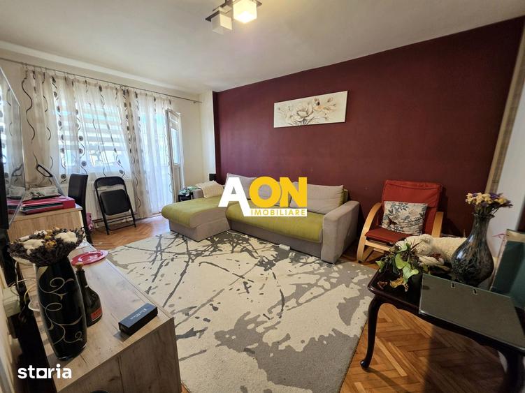 Apartament cu 3 camere decomandat în Cetate